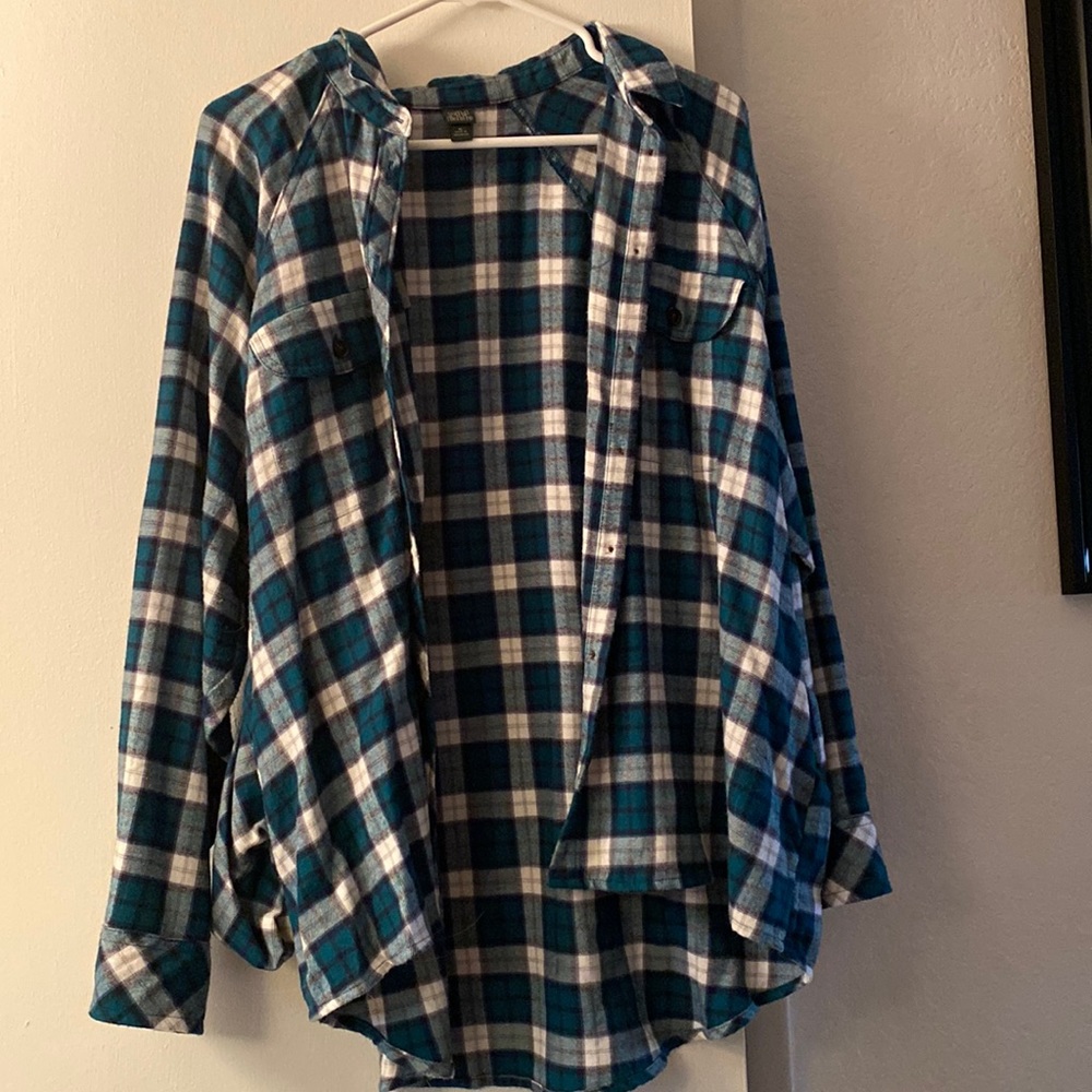 Women’s green and white plaid flannel, XL